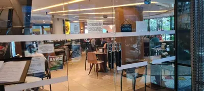 Um restaurante ou outro lugar para comer em Flat Beira Mar Meireles