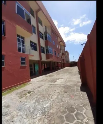 O edifício onde o apartamento está situado