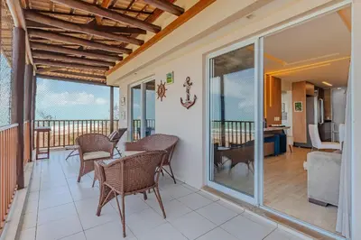 Uma varanda ou terraço em Beach Living #E501 - Apto Vista Mar por Carpediem