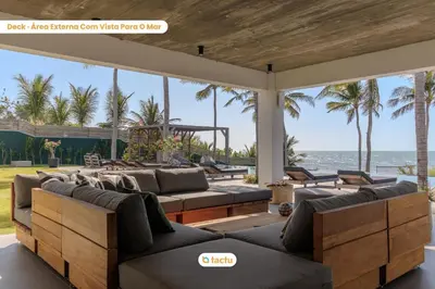 Uma área de estar em Vila Juriti: Frente Mar com piscina no Fortim