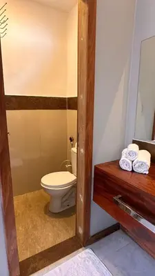 Uma casa de banho em Villa Biju