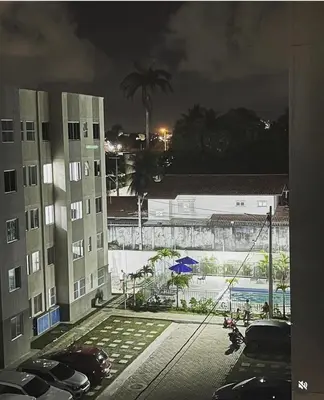 A piscina em ou perto de Carlos nascimento
