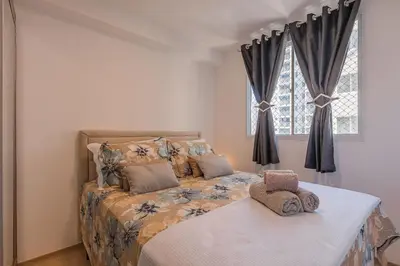 Uma cama ou camas num quarto em Mirante #608 - Apê com varanda por Carpediem