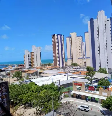 Uma vista do mar geral ou uma vista do mar a partir do apartamento