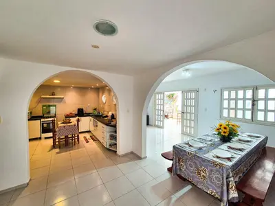 A cozinha ou kitchenette de Casa Vista ao Mar - Paisagem Deslumbrante e Localização Perfeita