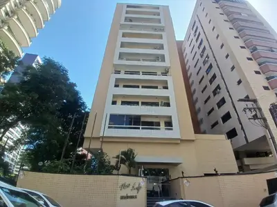 O edifício onde o apartamento está situado