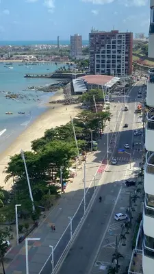 Uma vista do mar geral ou uma vista do mar a partir do apartamento