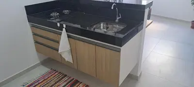 A cozinha ou kitchenette de Apartamento inteiro próximo à praia de Iracema