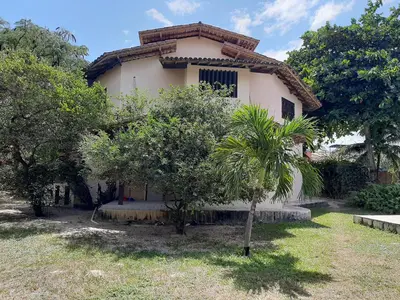 Um jardim no exterior de Casa Jeri