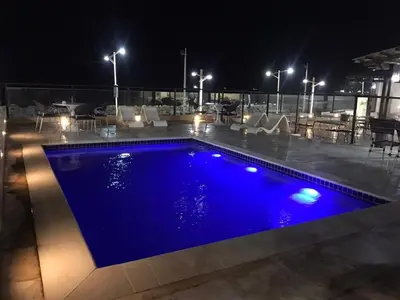 A piscina em ou perto de 803 Flat mobiliado vista mar na Praia de Iracema