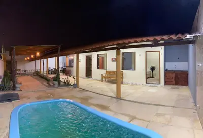 A piscina em ou perto de Deckraiosdesol
