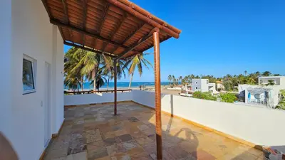 Uma vista do mar geral ou uma vista do mar a partir do apartamento