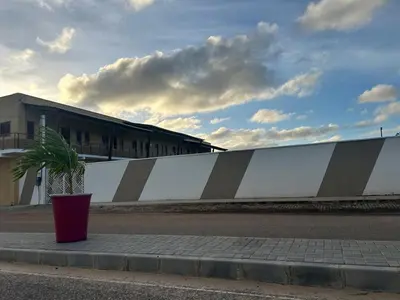 O edifício onde o apartamento está situado