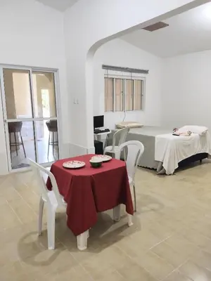Uma cama ou camas num quarto em Casa próximo centro de eventos com ar condicionado