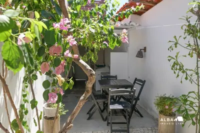 Um jardim no exterior de Casa Minerva Pontal
