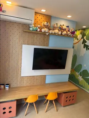 Uma televisão e/ou sistema de entretenimento em Cantinho Praia do Futuro