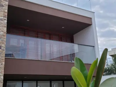 O edifício onde o apartamento está situado