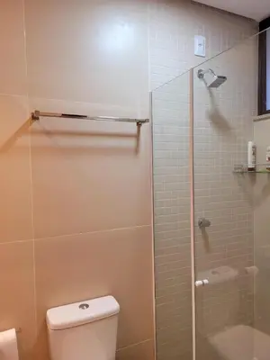 Uma casa de banho em Loft Charmoso com Rooftop no Vila das Dunas