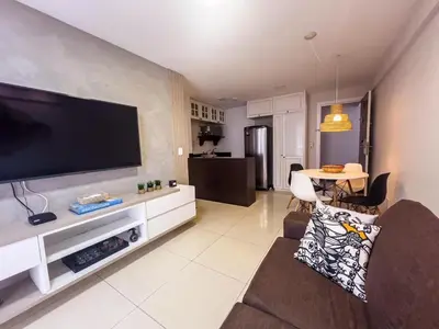 A planta de Flat moderno, 2 quartos dentro de hotel famoso