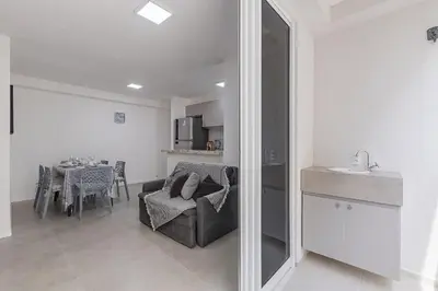 A cozinha ou kitchenette de Mirante #807 - Praia do Futuro por Carpediem