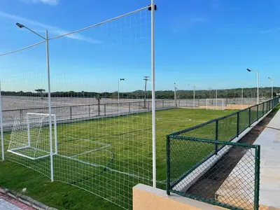 Comodidades para jogar ténis e squash em Clube Mirante do Iguape ou nas proximidades