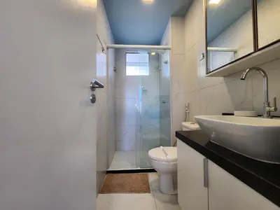 Uma casa de banho em 1204 · JSmart Novo, 1 suíte, Wi-Fi 450 mb, by CasaCris