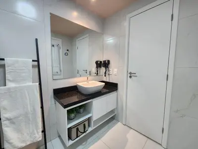 Uma casa de banho em VL 701 · JSmart Aldeota, 1 suíte, Wi-Fi 600 mb, by CasaCris