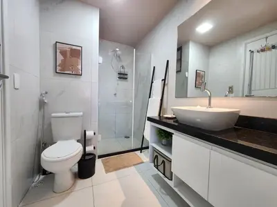 Uma casa de banho em VL 701 · JSmart Aldeota, 1 suíte, Wi-Fi 600 mb, by CasaCris