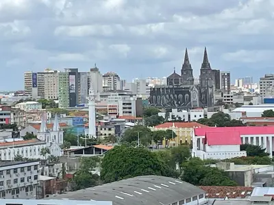 Uma vista geral de Fortaleza ou a vista da cidade a partir do apartamento