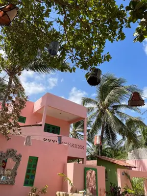 O edifício onde o quarto em acomodação particular está situado