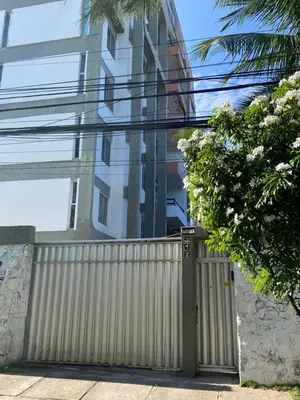 O edifício onde o apartamento está situado