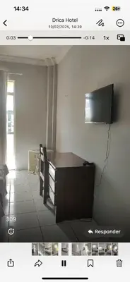Uma televisão e/ou sistema de entretenimento em Hotel e Flat Sobral Mundi
