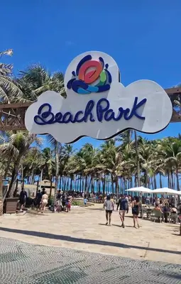 Uma praia em ou perto do apartamento