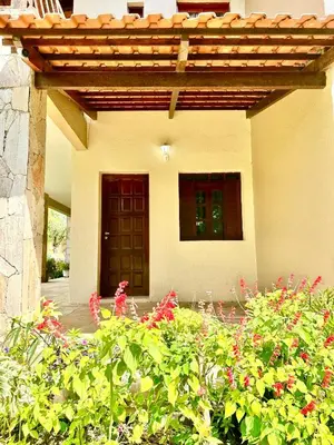 Um jardim no exterior de Sítio Barra Suítes