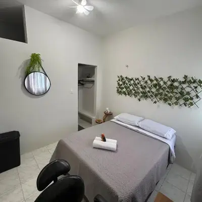 Suite em apartamento compartilhado em Meireles