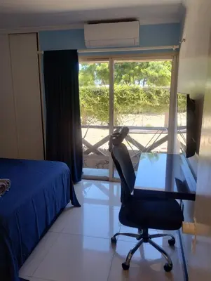 Uma área de estar em Eco paradise 134