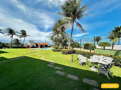Um jardim no exterior de Bela Vista Porto das Dunas