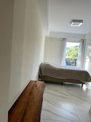 Uma área de estar em Cobertura de luxo de 3 a 4 quartos, 4 a 5 banos, ate 7 p