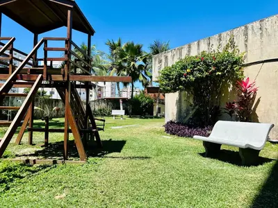 Um jardim no exterior de Vista mar, piscina, na praia do futuro, com Ar condicionado e Wi-Fi