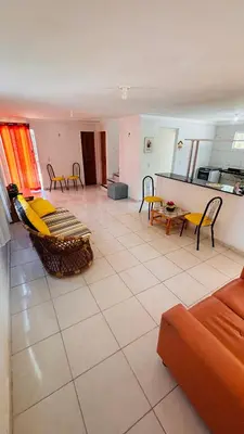 Uma área de estar em Duplex com Piscina a 7 KM do Beach Park