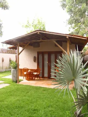 Um jardim no exterior de Casa Namolmar