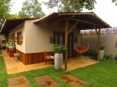 Um jardim no exterior de Casa Namolmar