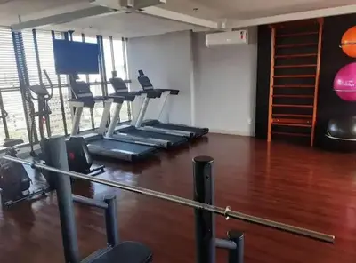 O centro de fitness e/ou as comodidades de fitness de JSmart#505 Apto Novo e Confortável - SmartHouse