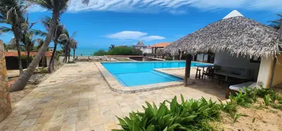 A piscina em ou perto de Chácara Atlântica