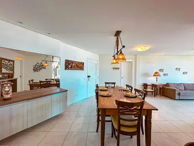 Uma área de estar em Vista Mar Deslumbrante! Apê na Areia confortável e espaçoso no Porto das Dunas, Ideal para Famílias