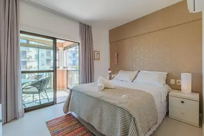 Uma cama ou camas num quarto em Beverly Hills #206 - Resort de luxo por Carpediem