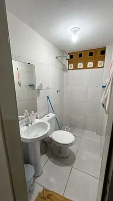 Uma casa de banho em Apartamento 2 quartos Next to Beira Mar