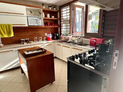 A cozinha ou kitchenette de Casa pé na areia, com 5 quartos