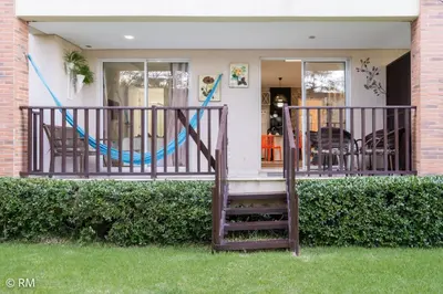 Um jardim no exterior de Beach Living, Pé na Areia, 400 metros do Beach Park