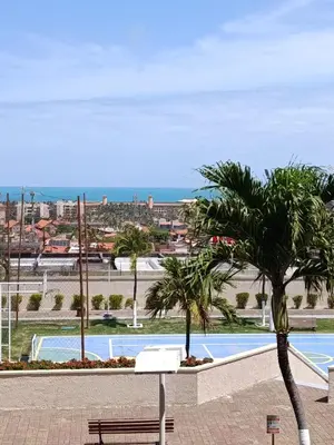 Uma vista do mar geral ou uma vista do mar a partir do apartamento